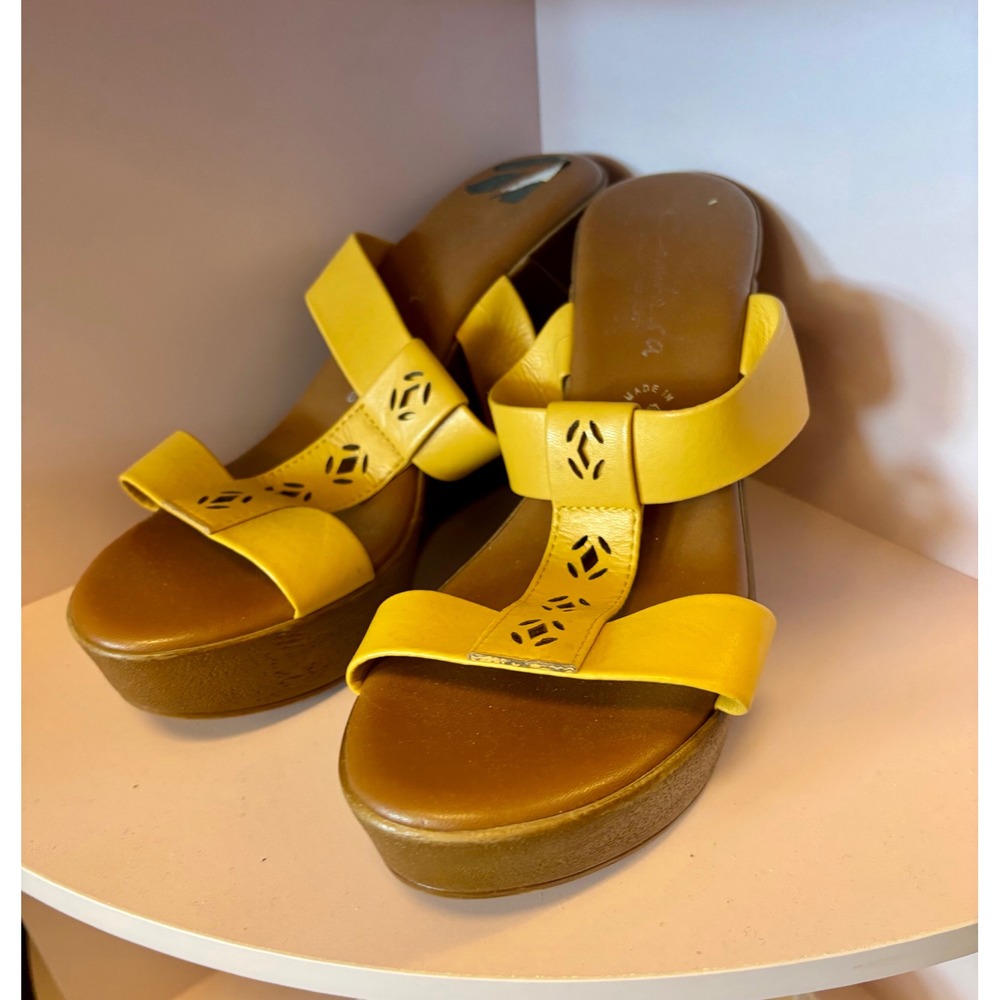 Contessa Yellow‎ Leather Laser Cut T-Strap Platform Wedge Sandals Size 8M Italy